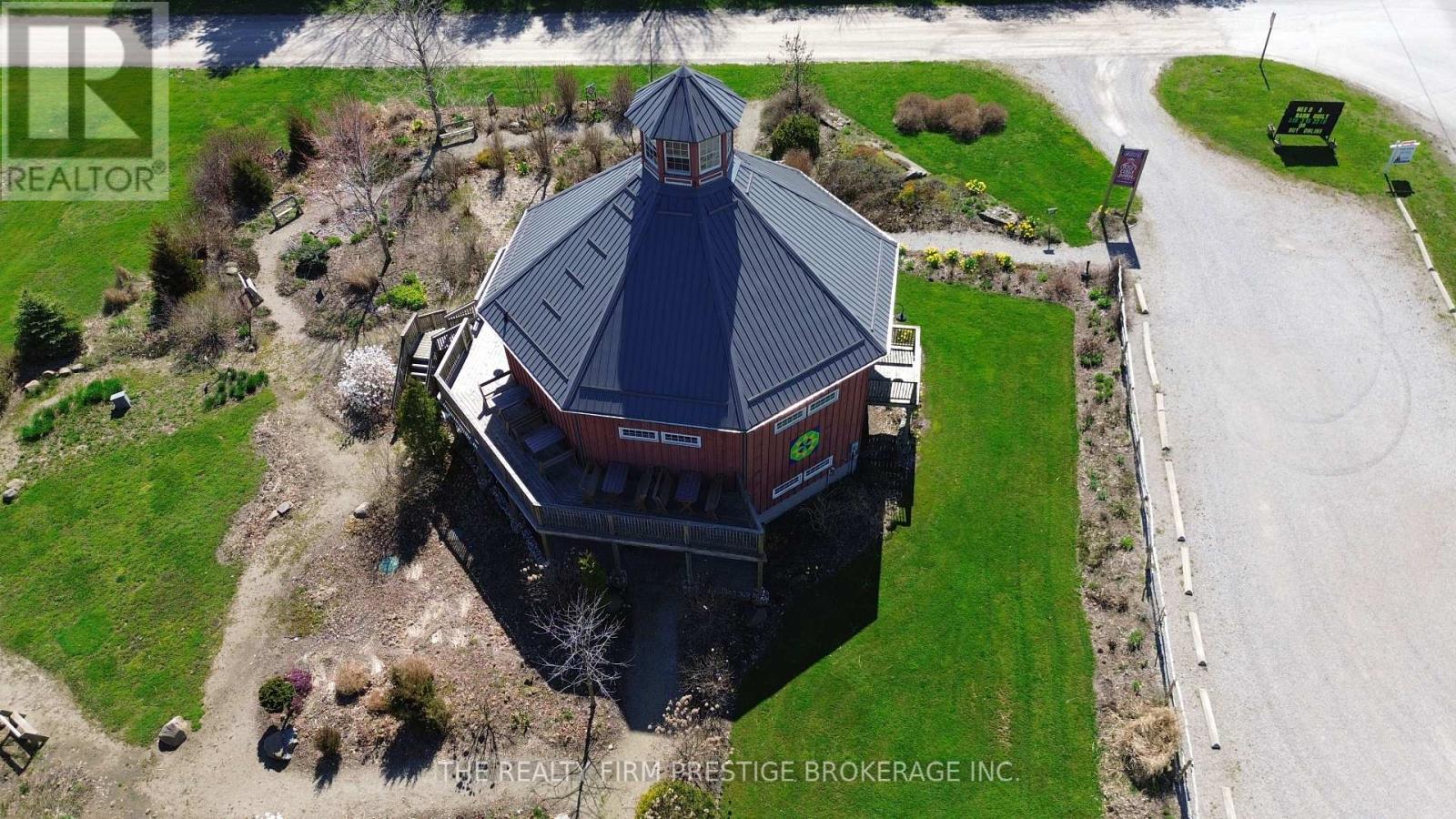 14226 Talbot Trail Rd, Chatham-Kent, Ontario  N0L 1X0 - Photo 2 - X8247334