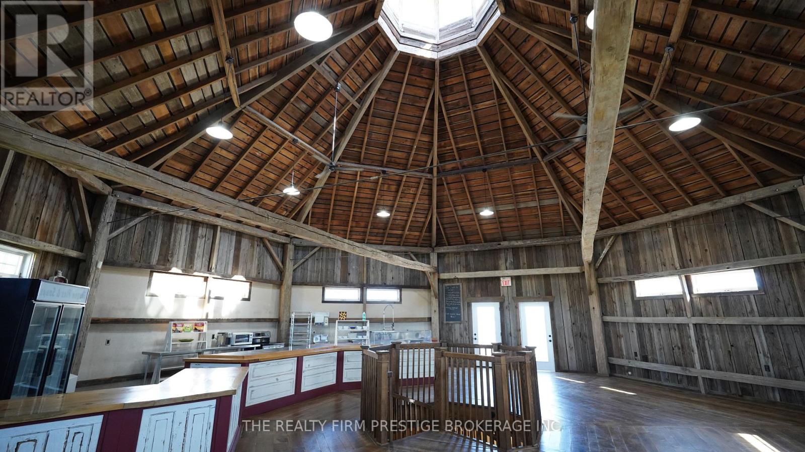 14226 Talbot Trail Rd, Chatham-Kent, Ontario  N0L 1X0 - Photo 5 - X8247334