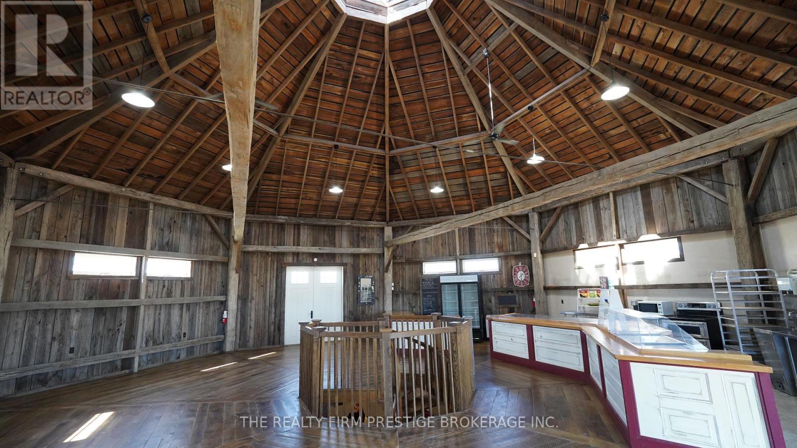 14226 Talbot Trail Rd, Chatham-Kent, Ontario  N0L 1X0 - Photo 6 - X8247334