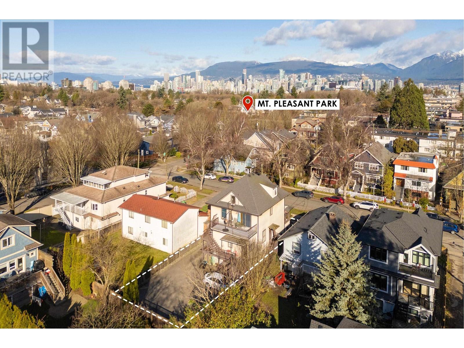 Listing Picture 3 of 40 : 32 E 17TH AVENUE, Vancouver / 溫哥華 - 魯藝地產 Yvonne Lu Group - MLS Medallion Club Member