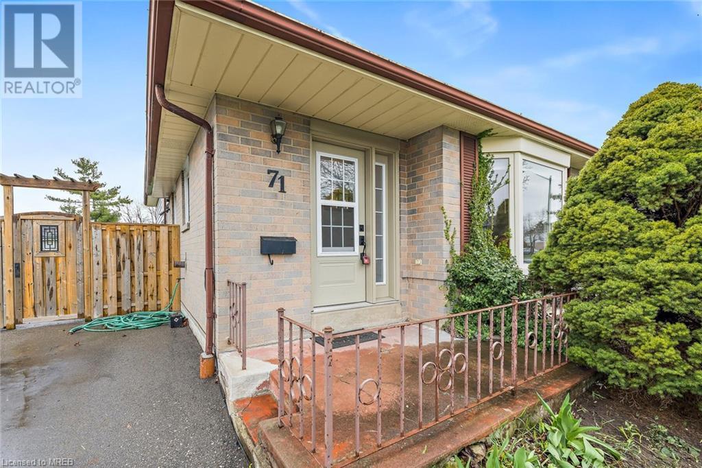 71 Gulliver Crescent, Brampton, Ontario  L6S 1T1 - Photo 3 - 40572785