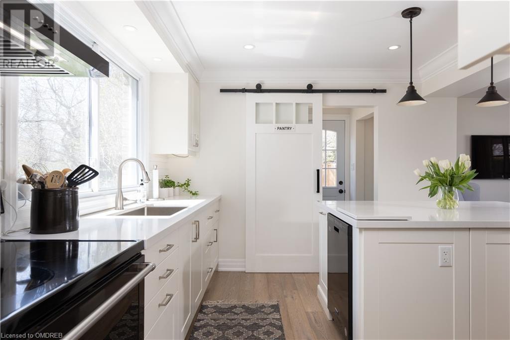 1188 Queens Avenue, Oakville, Ontario  L6H 2B5 - Photo 9 - 40573756