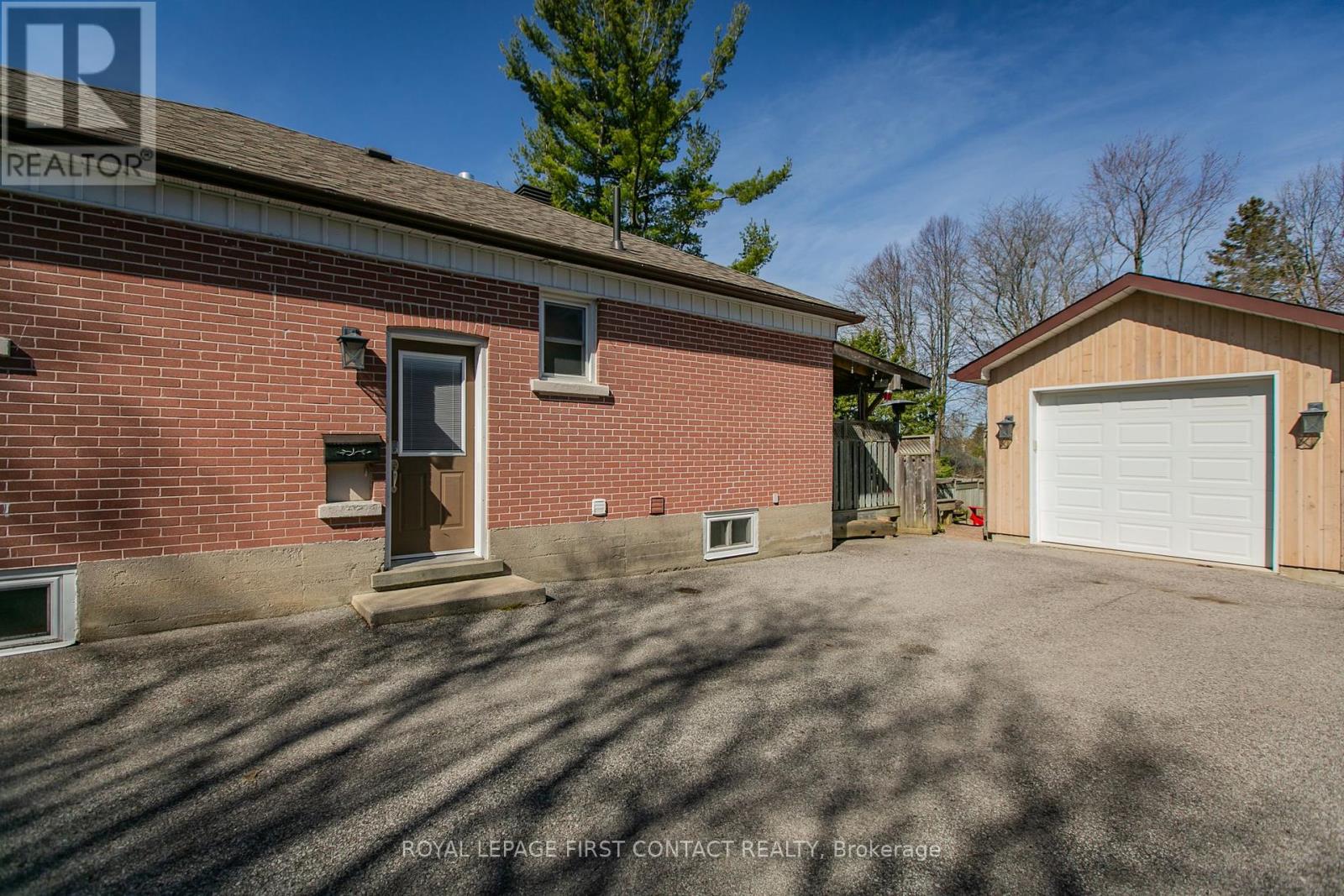 68 Eugenia St, Barrie, Ontario  L4M 1R1 - Photo 18 - S8248334