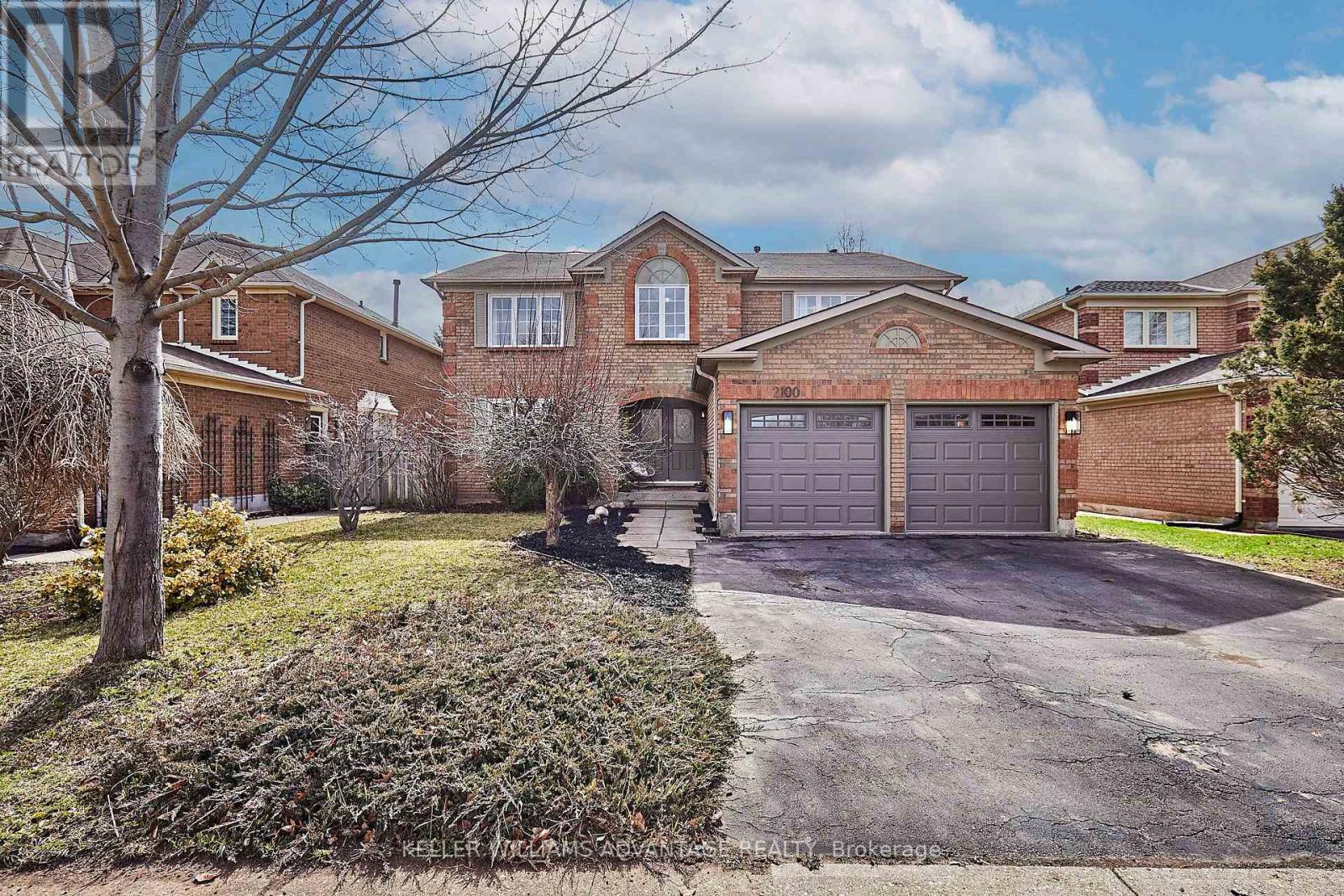 2100 Schoolmaster Circ, Oakville, Ontario  L6M 3A2 - Photo 2 - W8247946