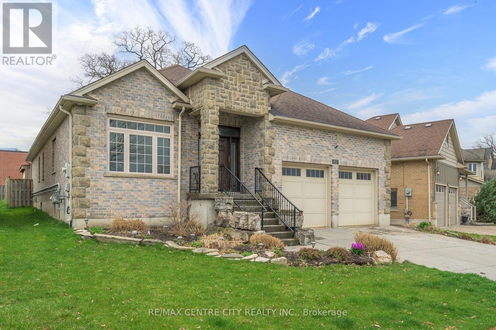 1633 Shore Rd, London, Ontario  N6K 4Z5 - Photo 2 - X8248030