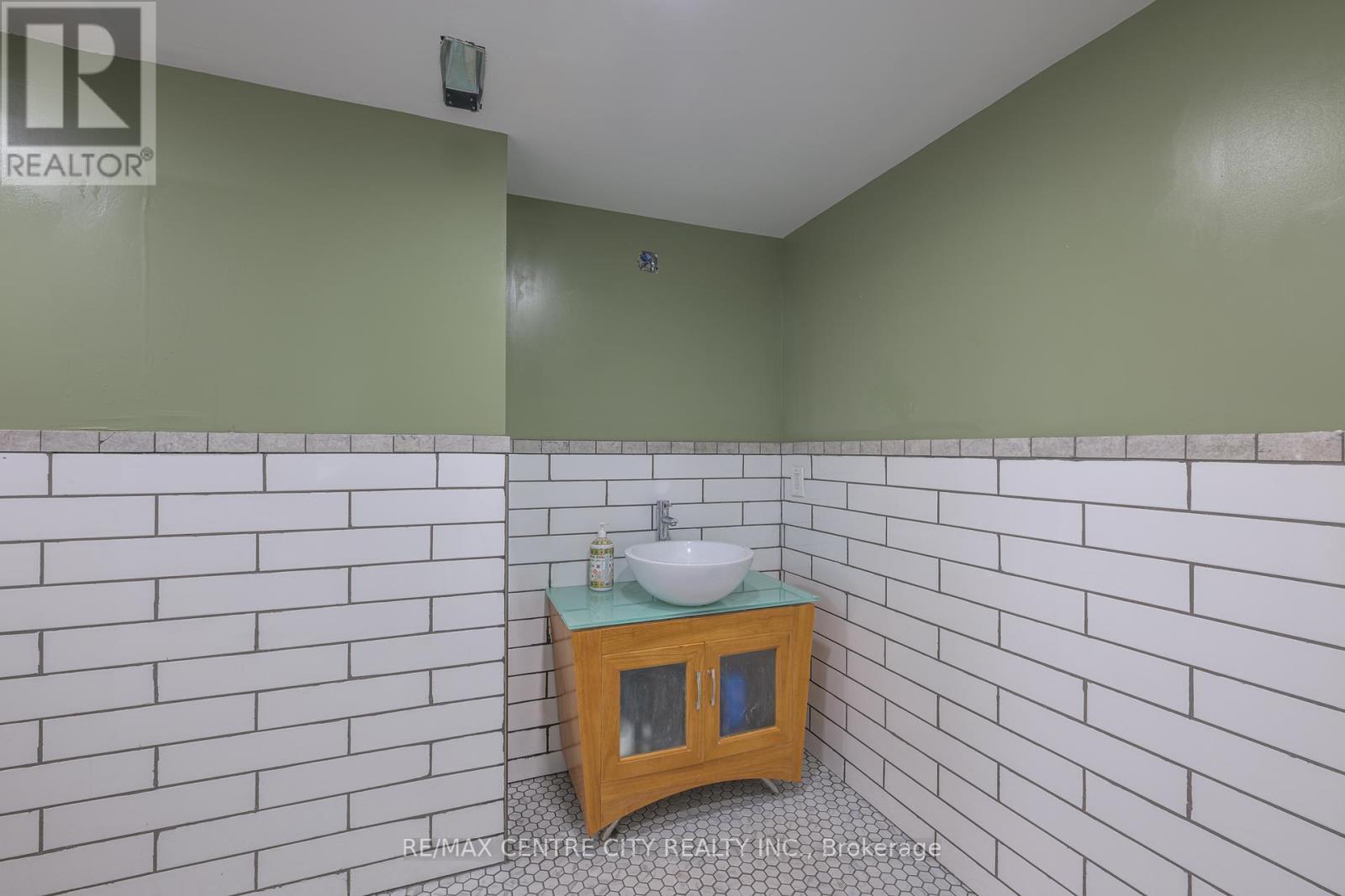 1633 Shore Rd, London, Ontario  N6K 4Z5 - Photo 34 - X8248030