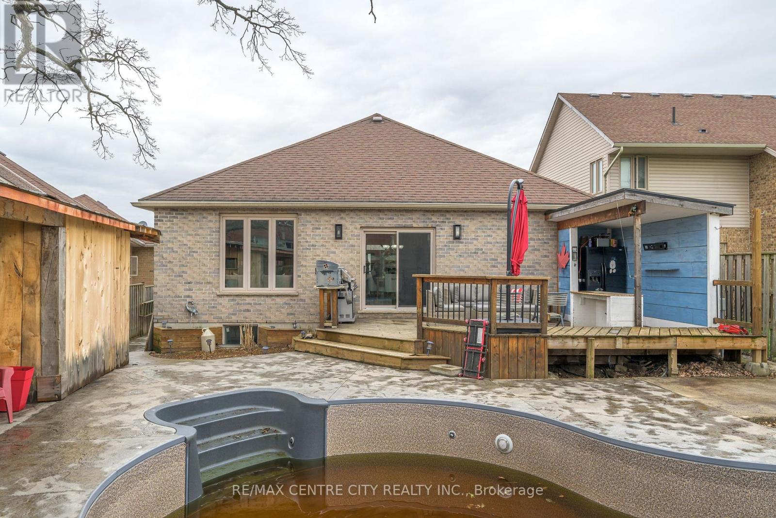 1633 Shore Rd, London, Ontario  N6K 4Z5 - Photo 39 - X8248030