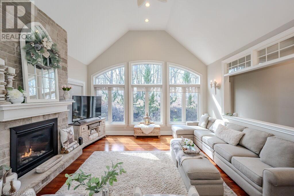 115 Dirksen Court, Kitchener, Ontario  N2P 2M1 - Photo 5 - 40574236