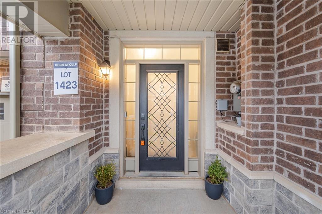 1349 Restivo Lane Lane, Milton, Ontario  L9E 1K2 - Photo 3 - 40574176