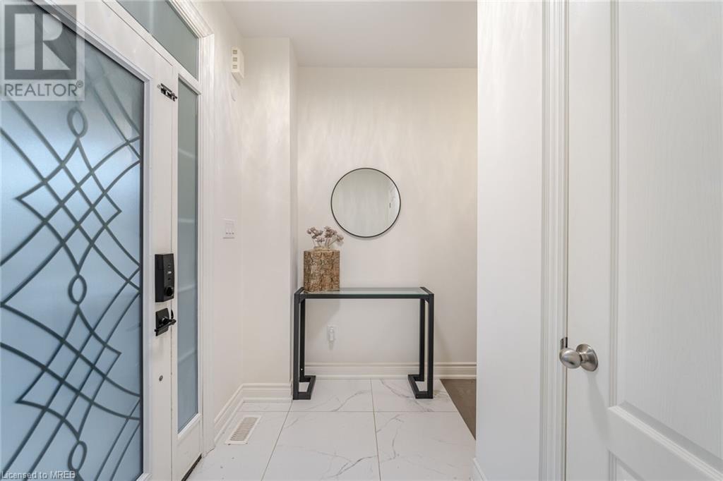 1349 Restivo Lane Lane, Milton, Ontario  L9E 1K2 - Photo 5 - 40574176