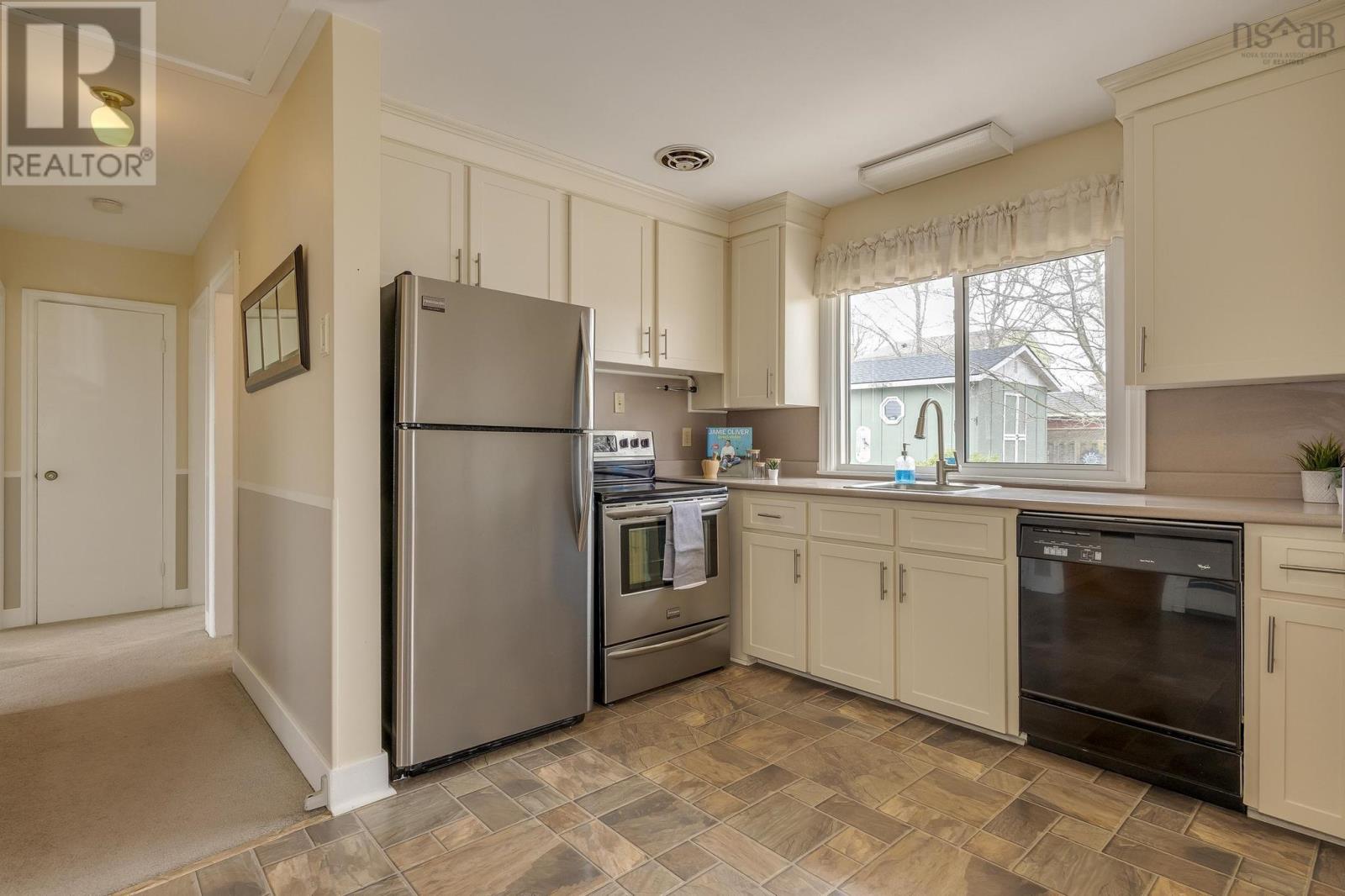 8 Chittick Avenue, Dartmouth, Nova Scotia  B2Y 3J6 - Photo 12 - 202407677