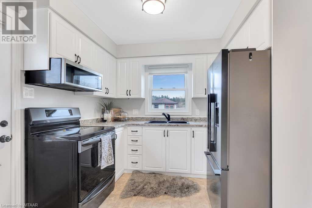 76 Village Green Way, Baden, Ontario  N3A 2V8 - Photo 7 - 40572278