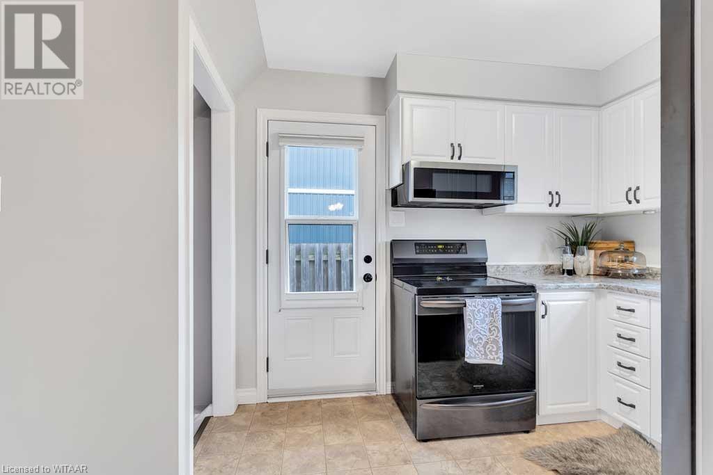 76 Village Green Way, Baden, Ontario  N3A 2V8 - Photo 8 - 40572278