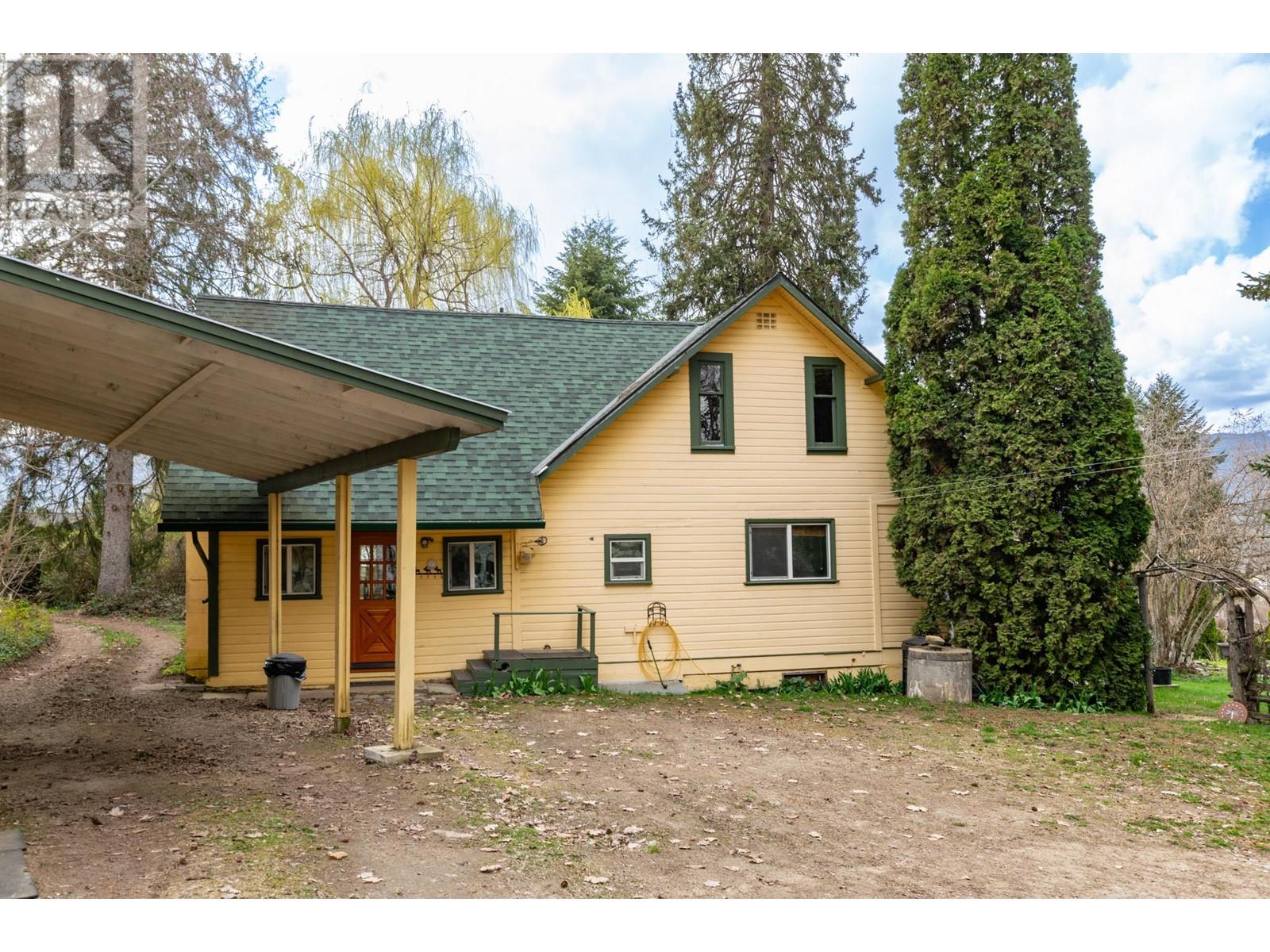 841 Foothill Road SW Salmon Arm