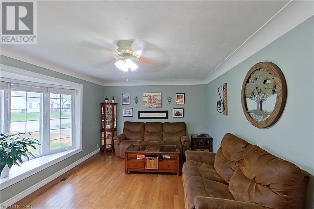 202 Mary Street, Clinton, Ontario  N0M 1L0 - Photo 6 - 40574244