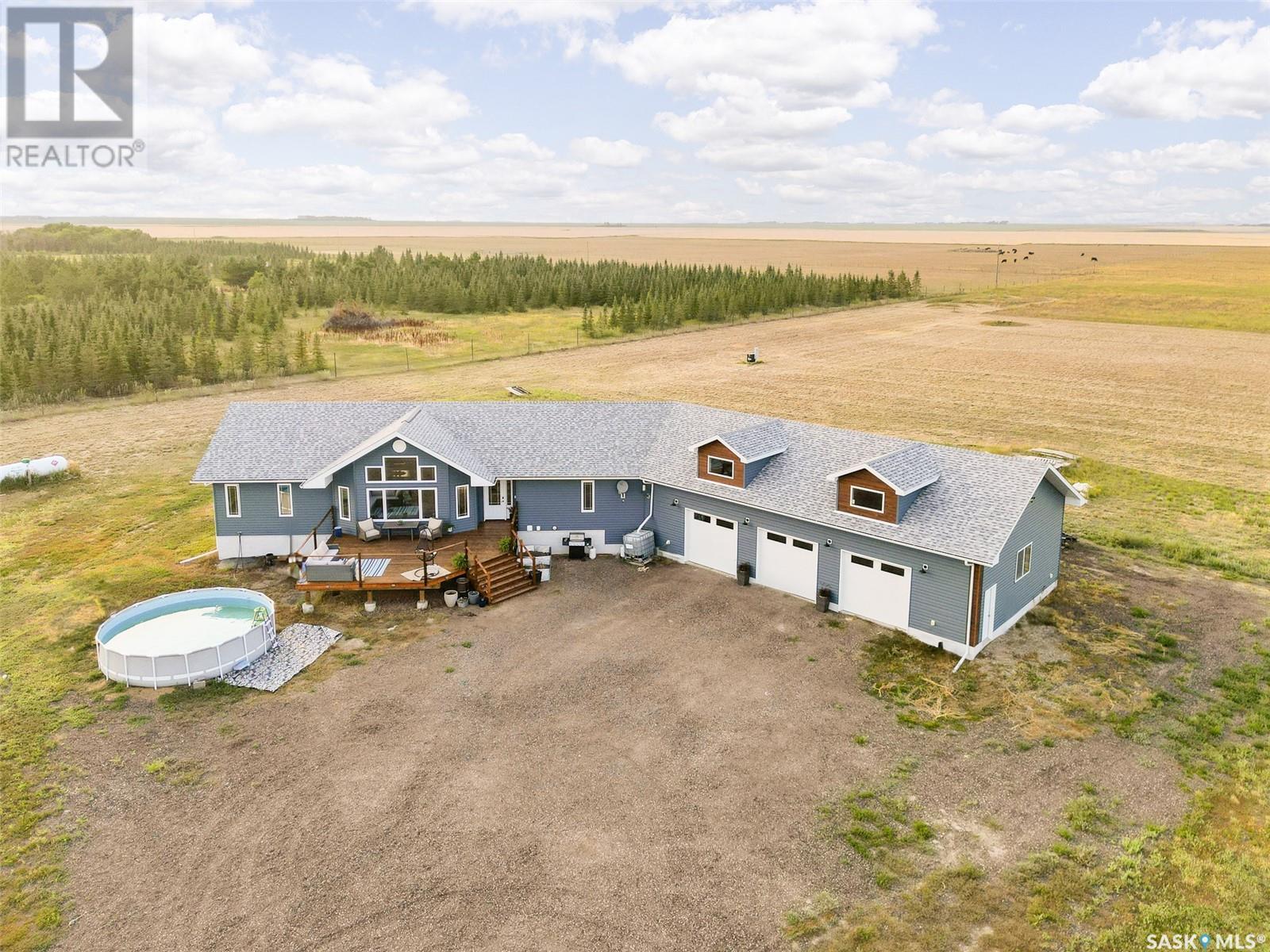 Adrian Acreage, Moose Jaw Rm No. 161, Saskatchewan  S0H 4C0 - Photo 1 - SK966563