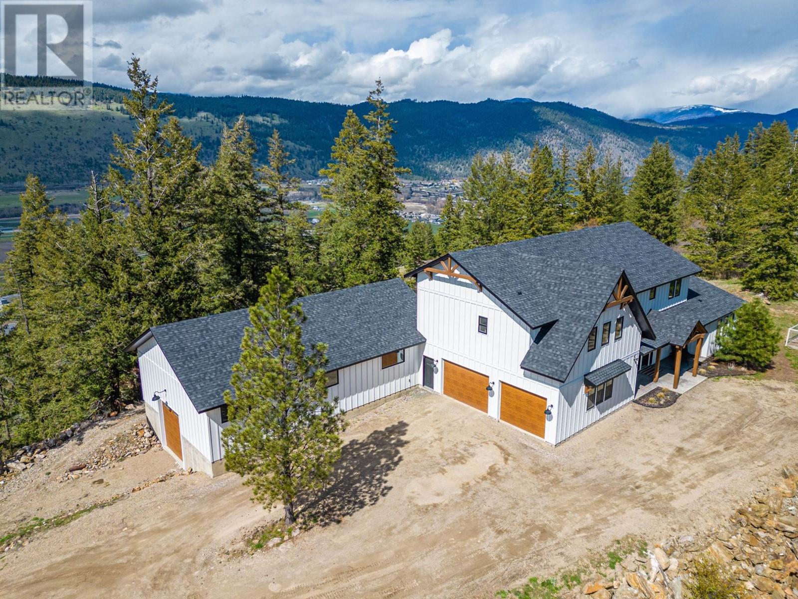 460 SHUSWAP CHASE CR RD, chase, British Columbia