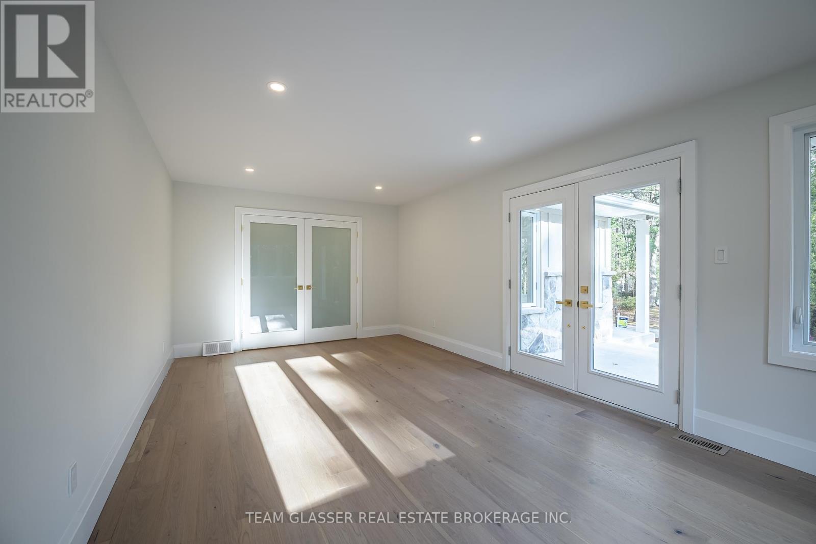 5b Lakeshore Dr, Lambton Shores, Ontario  N0M 1T0 - Photo 28 - X8249188