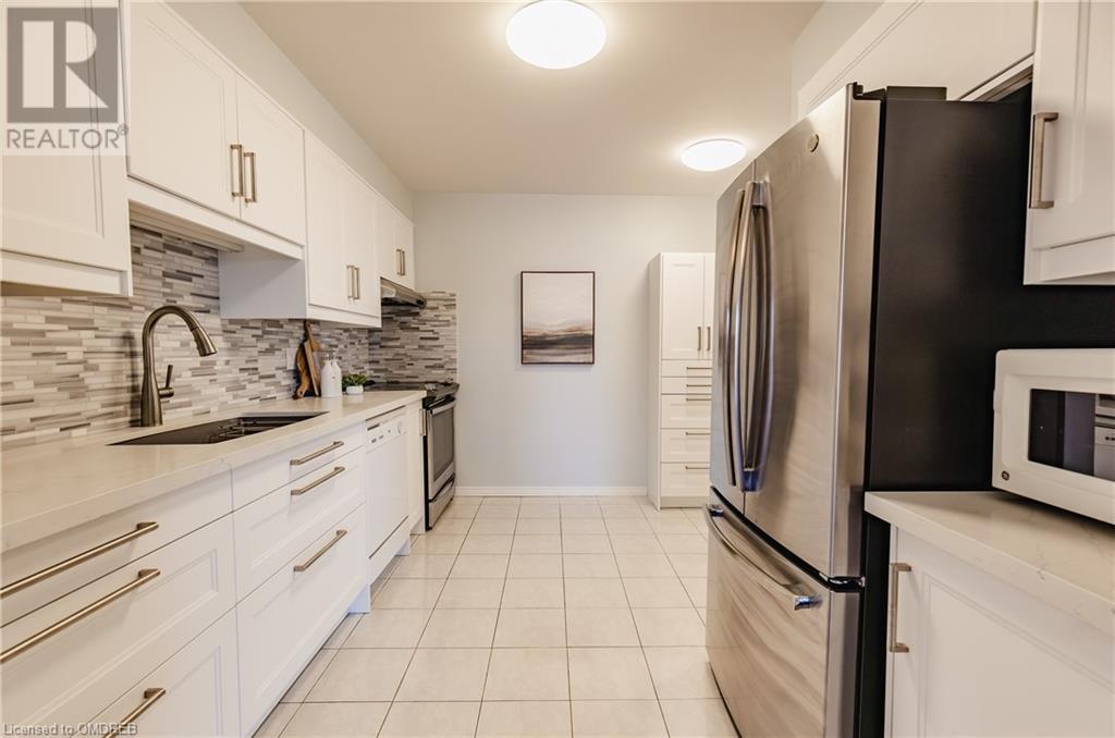 3050 Pinemeadow Drive Unit# 18, Burlington, Ontario  L7M 3X5 - Photo 14 - 40574433