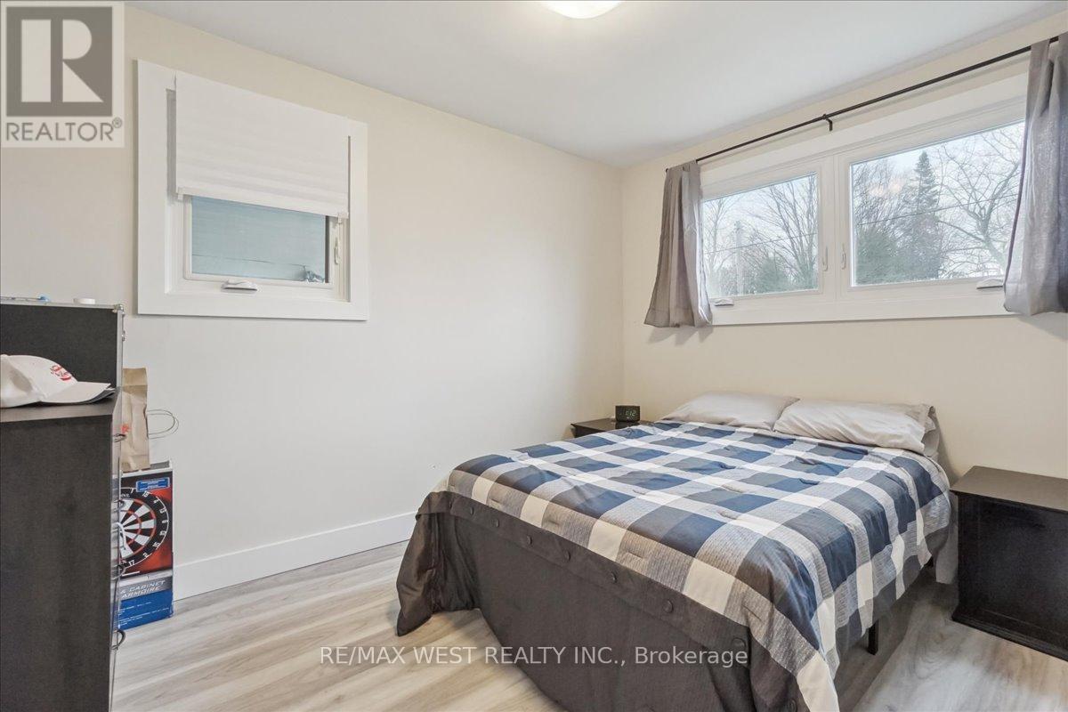 241 Oak Street, Clearview, Ontario  L0M 1S0 - Photo 6 - S8251674