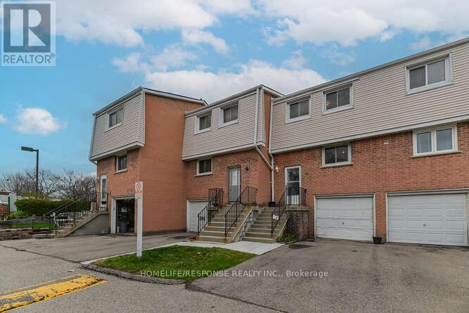 #10 -400 Mississauga Valley Blvd, Mississauga, Ontario  L5A 3N6 - Photo 2 - W8252040