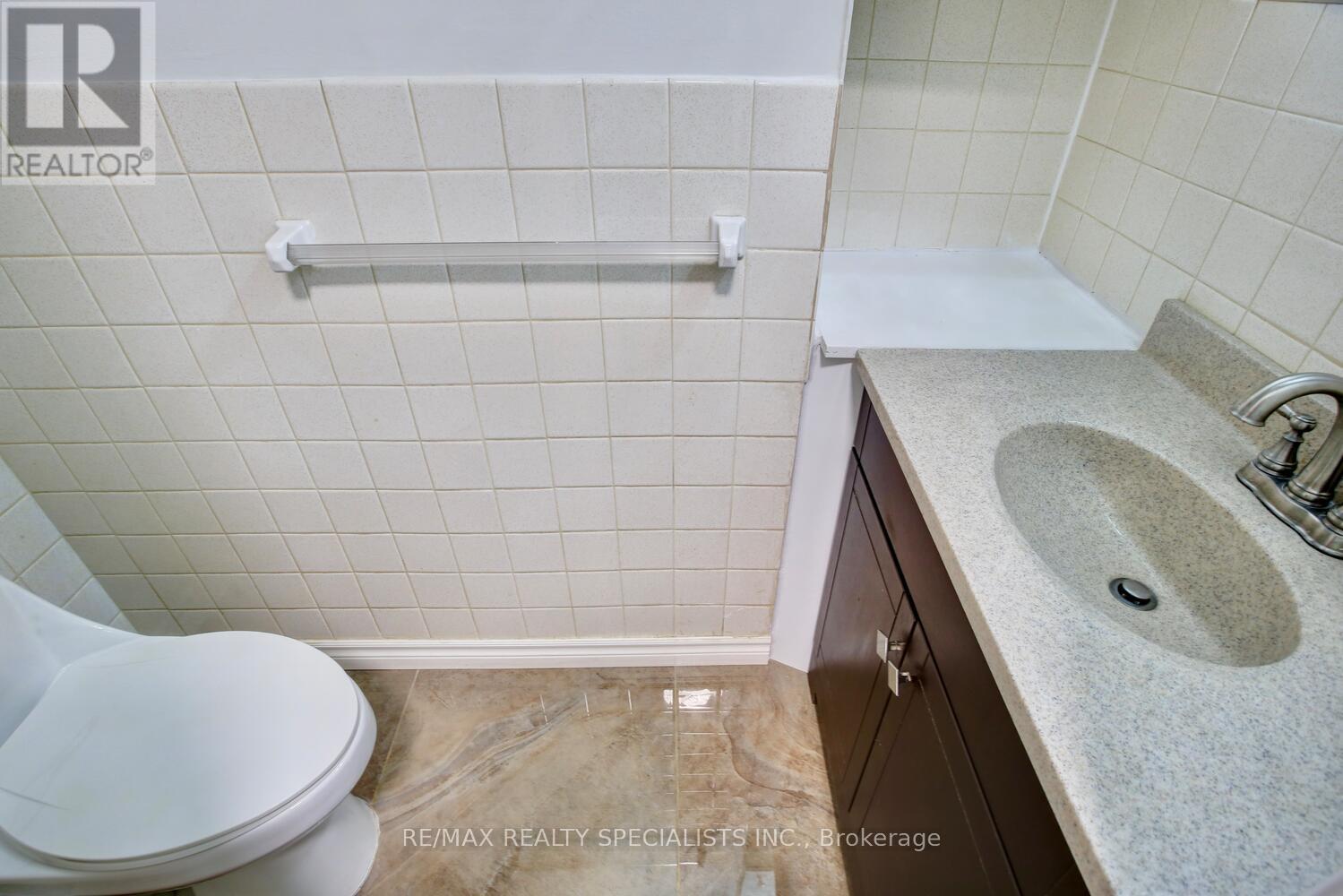 2420 Winthrop Crescent, Mississauga, Ontario  L5K 2A7 - Photo 20 - W8252990