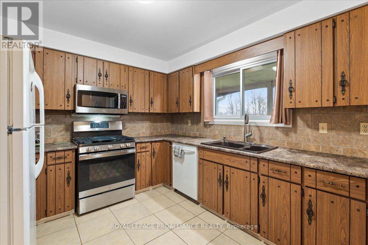 1017 Hollowview Rd N, Centre Hastings, Ontario  K0K 3E0 - Photo 4 - X8252994