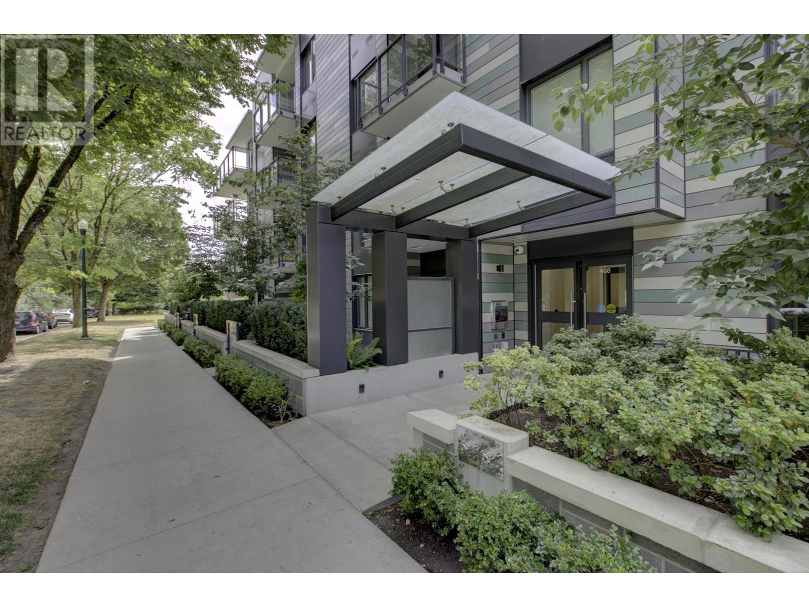 Listing Picture 19 of 31 : 102 488 W 58TH AVENUE, Vancouver / 溫哥華 - 魯藝地產 Yvonne Lu Group - MLS Medallion Club Member