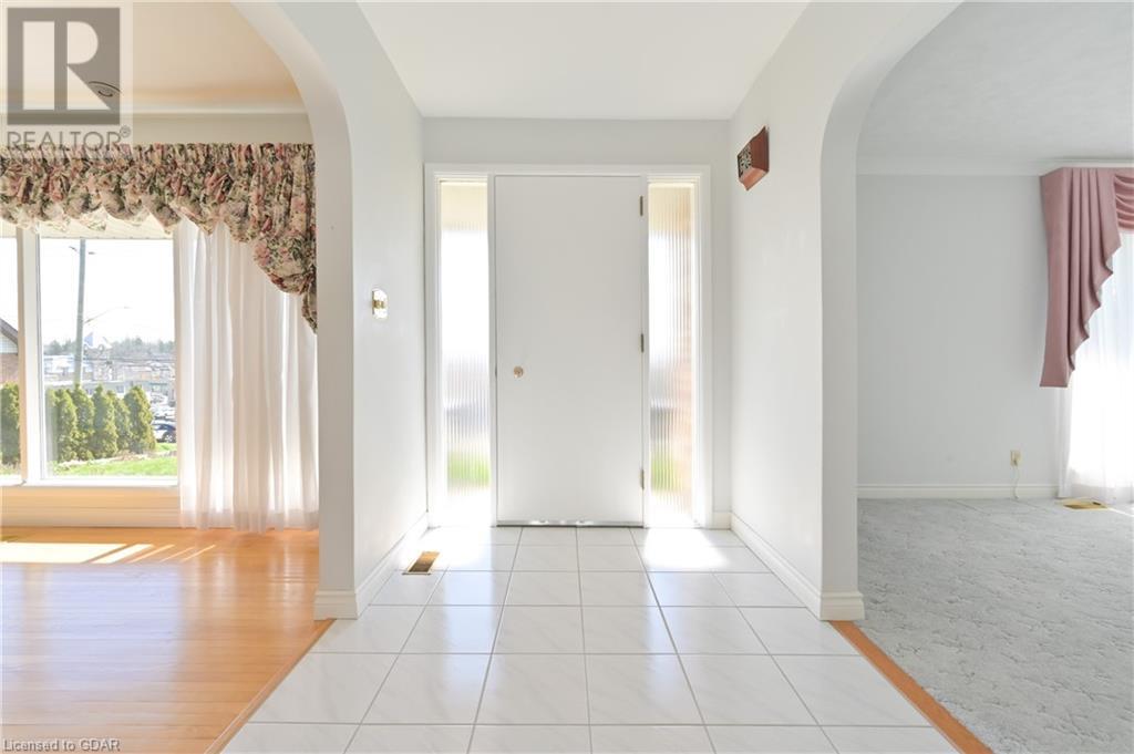 379 St Patrick Street W, Fergus, Ontario  N1M 1L8 - Photo 4 - 40569461