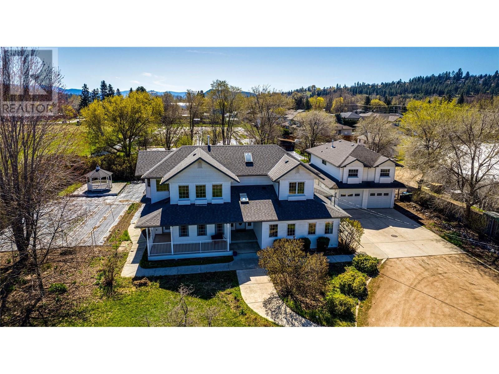 3339 Woodsdale Road Lake Country