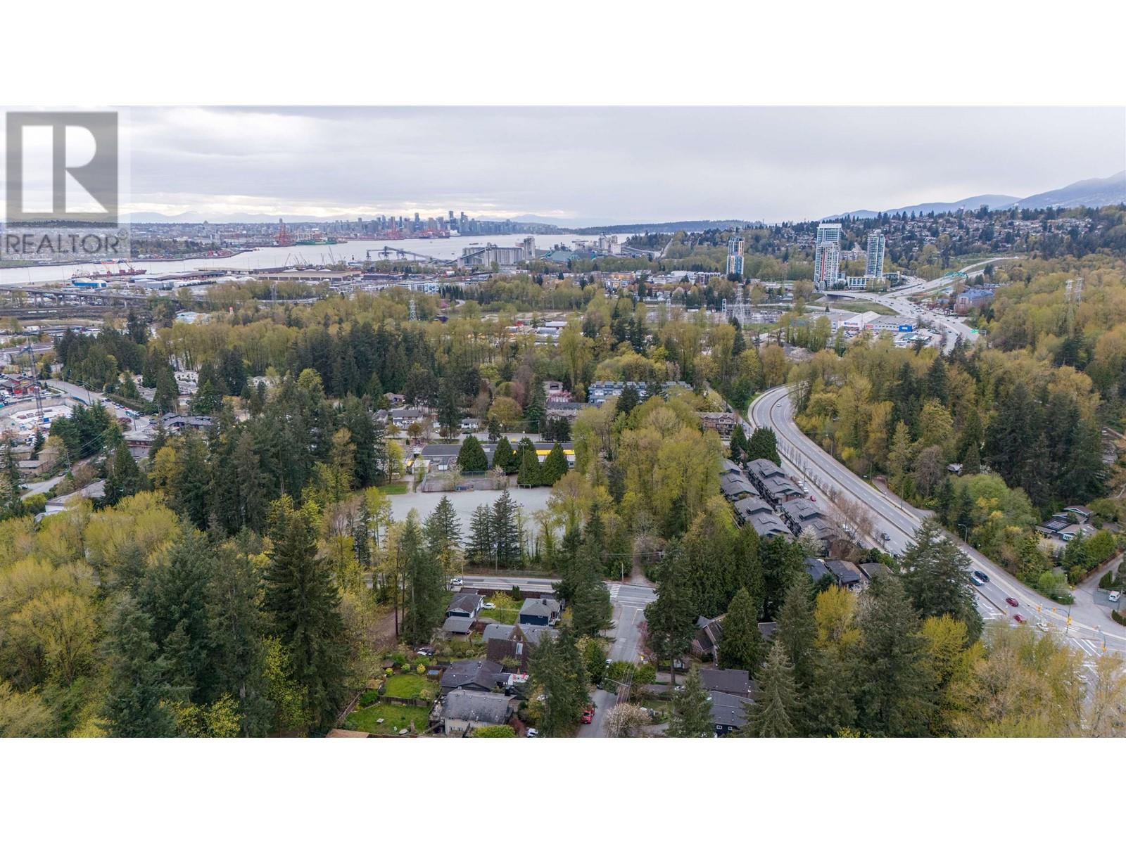 526-550 Riverside Drive & 2194 Windridge Drive, North Vancouver, British Columbia  V7H 1V3 - Photo 5 - R2872945