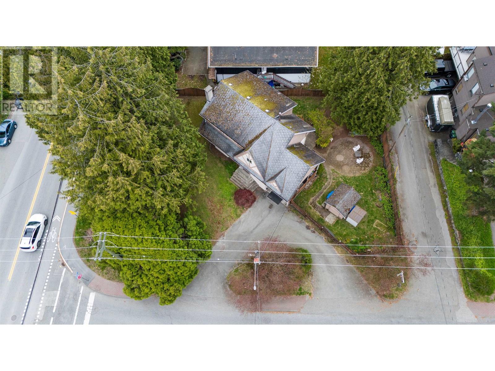 2194 Windridge Drive, North Vancouver, British Columbia  V7H 1B5 - Photo 2 - R2872959