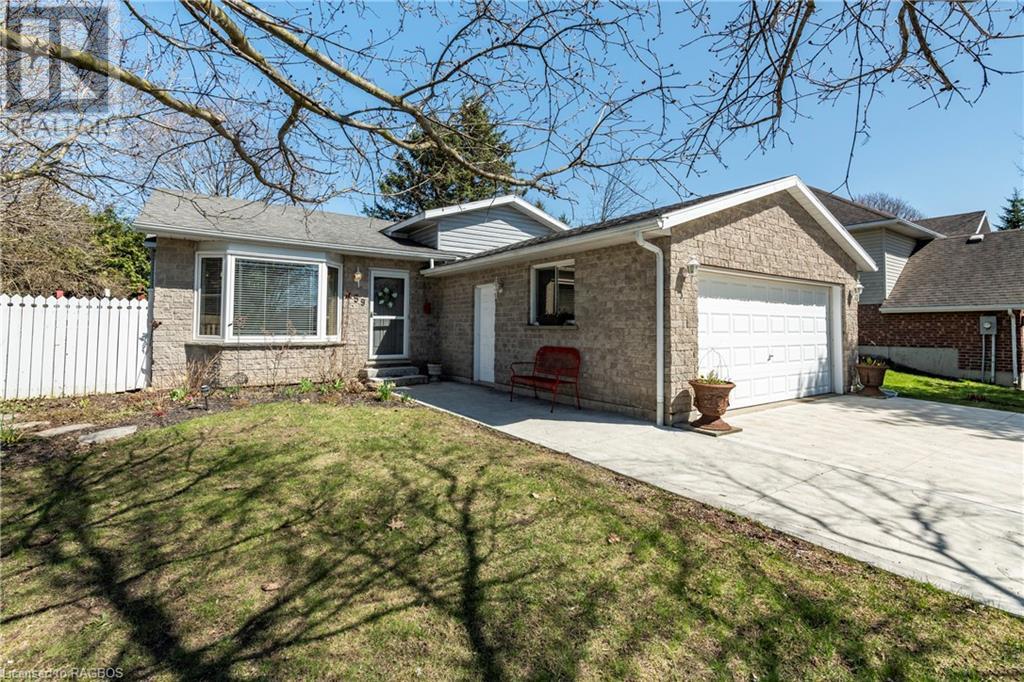 359 Jeremy's Crescent, Mount Forest, Ontario N0G 2L3 (26779193) Ron