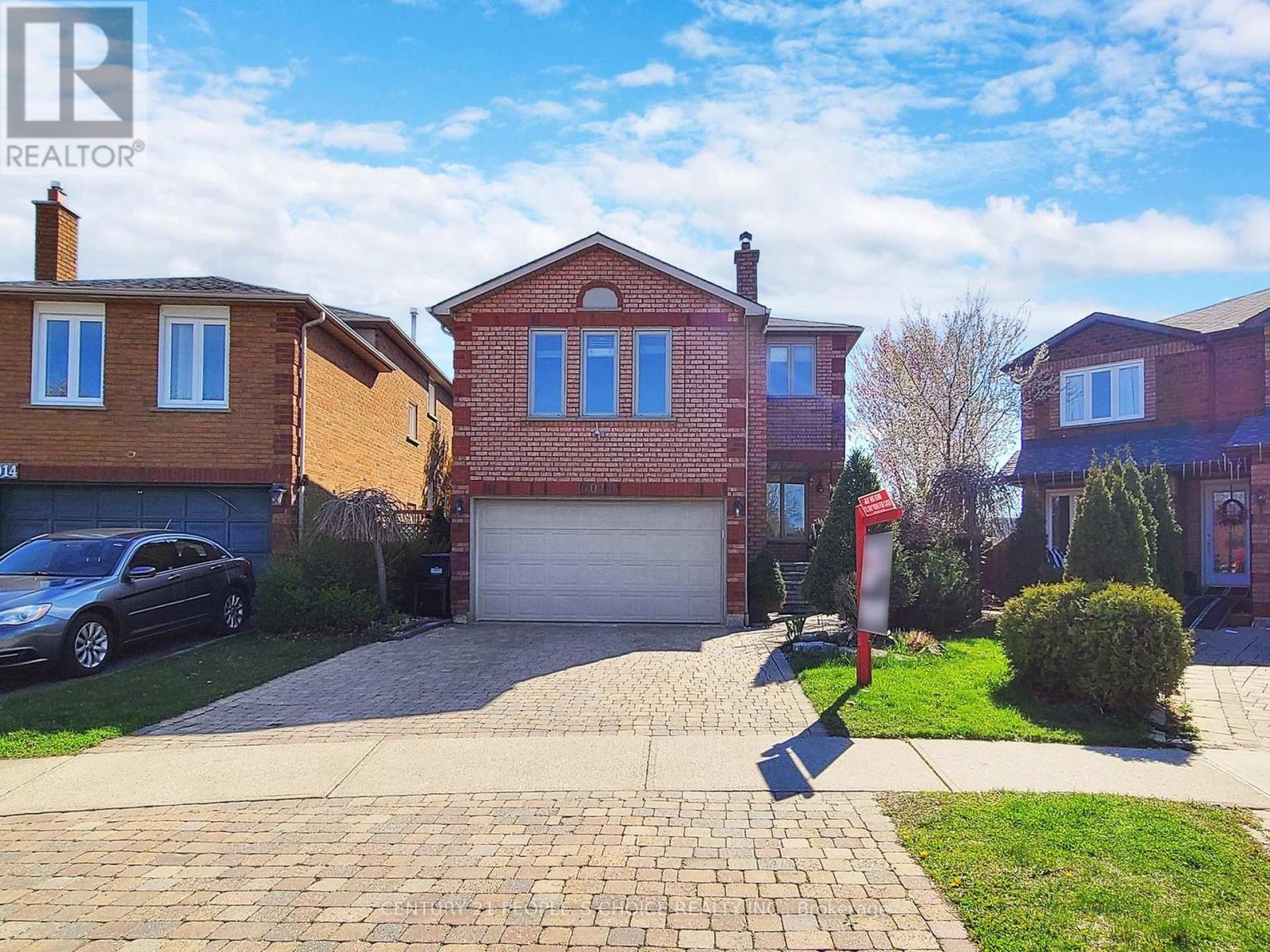 6018 Duford Dr, Mississauga, Ontario  L5V 1A8 - Photo 1 - W8254100