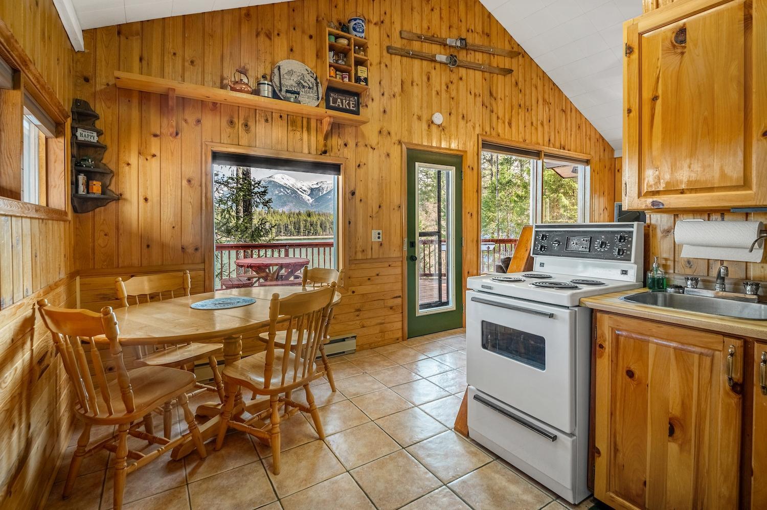1249 Tie Lake Shore Road S, Jaffray, British Columbia  V0B 1T0 - Photo 5 - 2475572