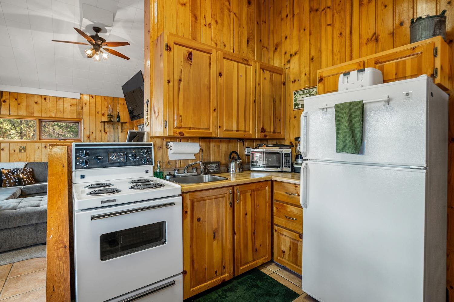 1249 Tie Lake Shore Road S, Jaffray, British Columbia  V0B 1T0 - Photo 7 - 2475572