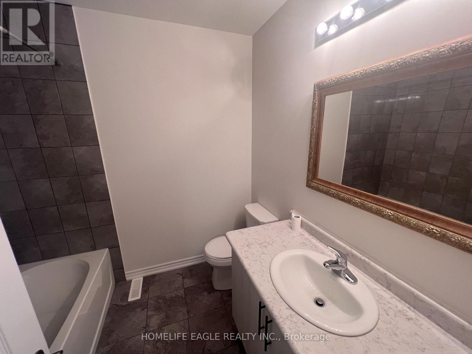 14 Brown Bear St, Barrie, Ontario  L9J 0H8 - Photo 12 - S8246432