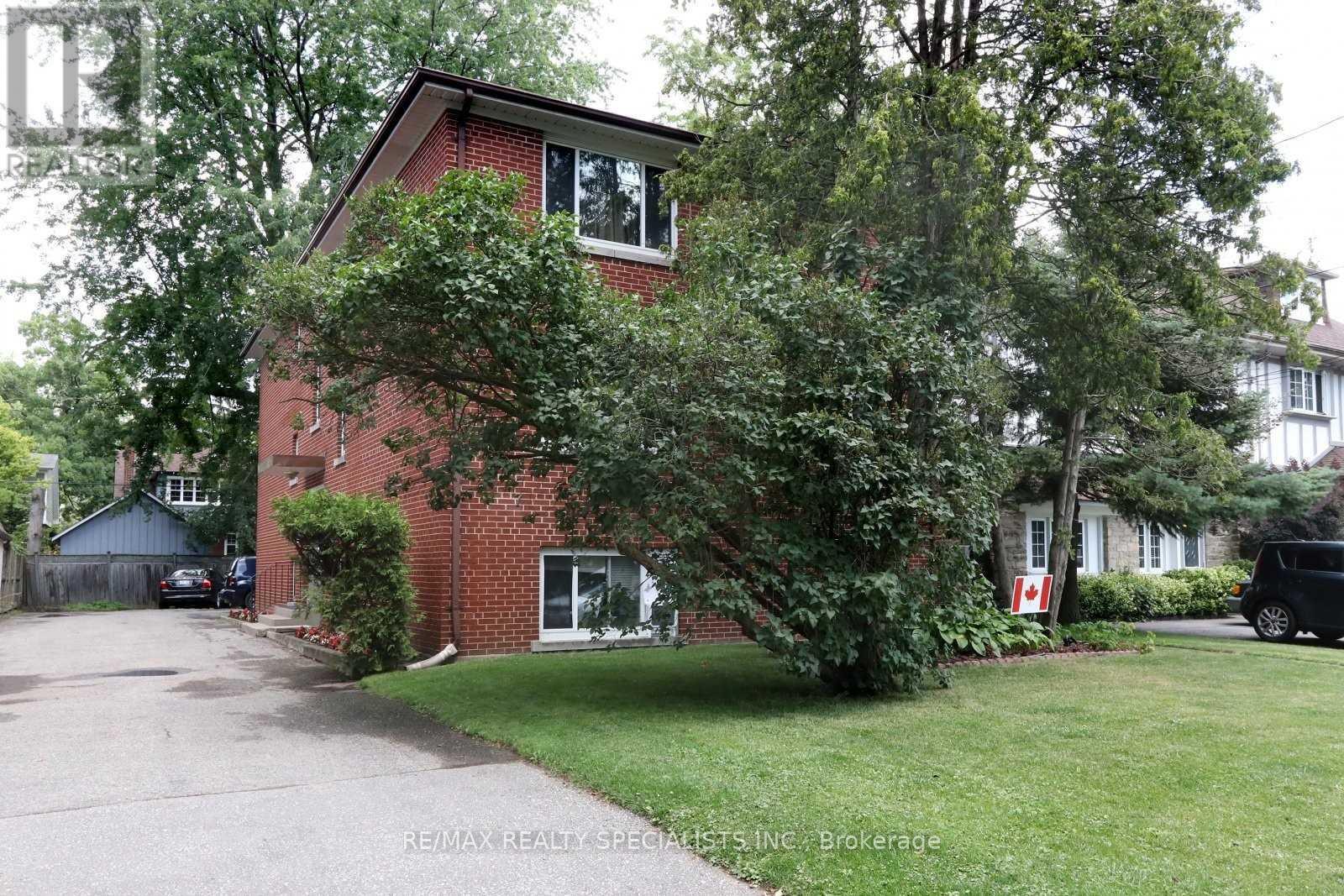 7 Woodlawn Ave, Mississauga, Ontario  L5G 3K4 - Photo 2 - W8254968