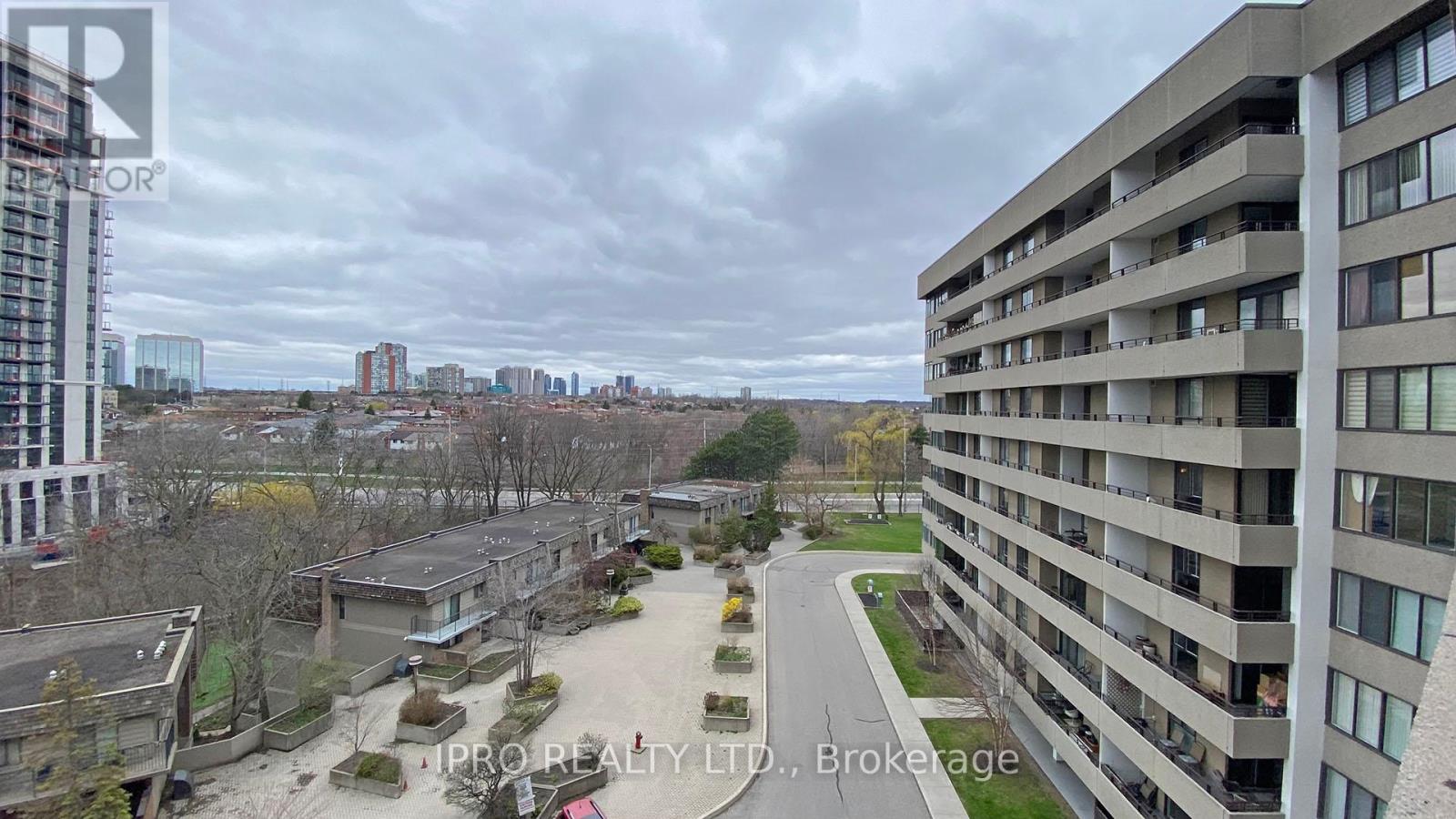 707 - 1320 Mississauga Valley Boulevard W, Mississauga, Ontario  L5A 3S9 - Photo 1 - W8255096