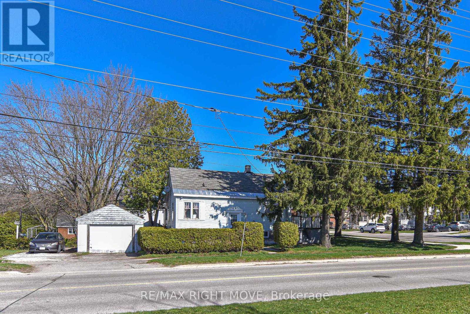 335 Moffat Street, Orillia, Ontario  L3V 4E9 - Photo 1 - S8257588