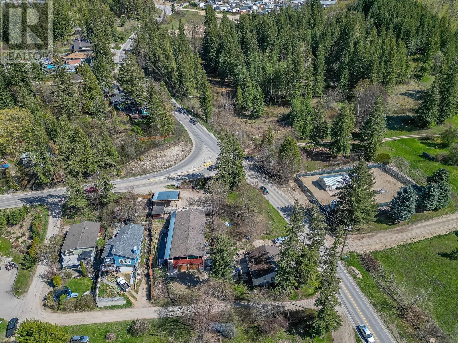 451 10 Avenue, Salmon Arm, British Columbia  V1E 2C3 - Photo 17 - 10310211