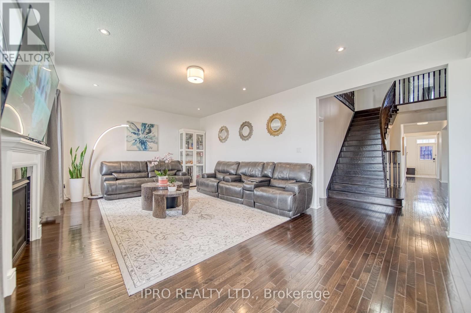 51 Fred Young Dr, Toronto, Ontario  M3L 0A1 - Photo 13 - W8258686