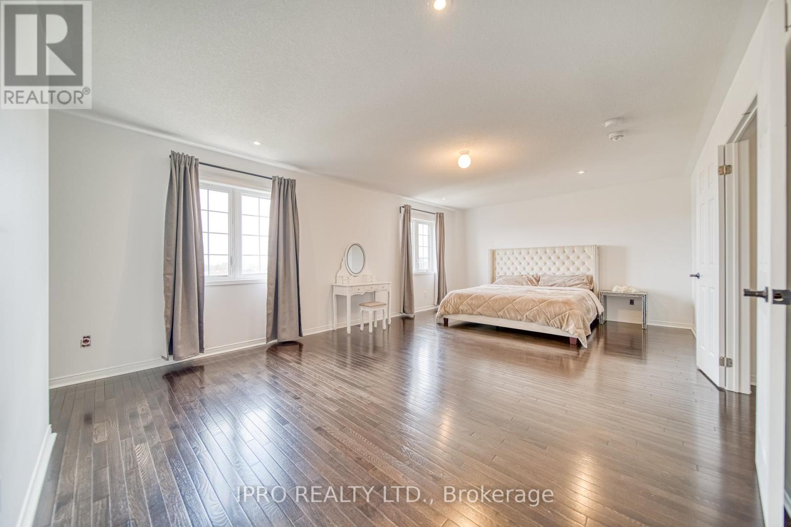 51 Fred Young Dr, Toronto, Ontario  M3L 0A1 - Photo 19 - W8258686