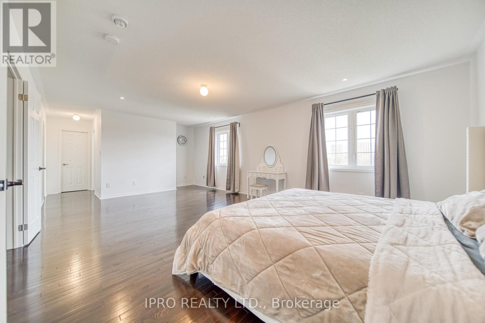 51 Fred Young Dr, Toronto, Ontario  M3L 0A1 - Photo 21 - W8258686
