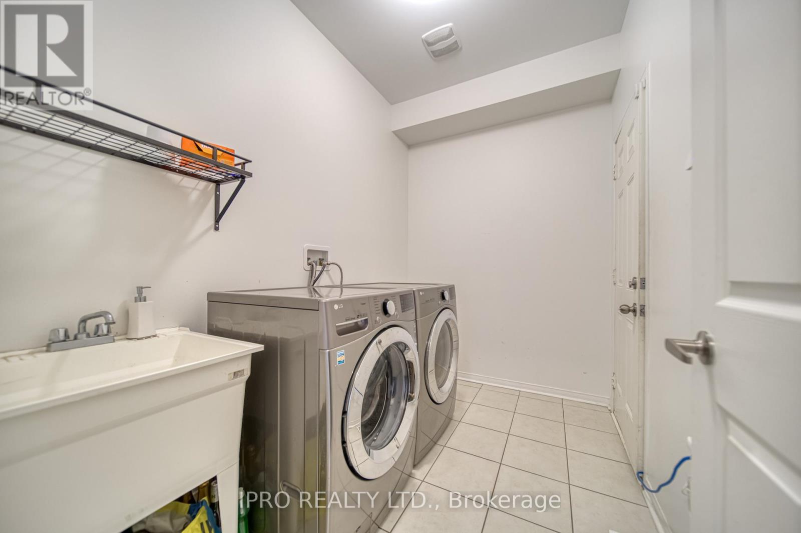 51 Fred Young Dr, Toronto, Ontario  M3L 0A1 - Photo 32 - W8258686