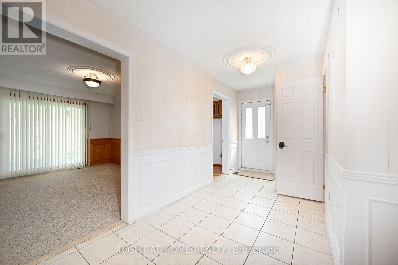 2423 Hensall Street, Mississauga, Ontario  L5A 2T1 - Photo 18 - W8259086