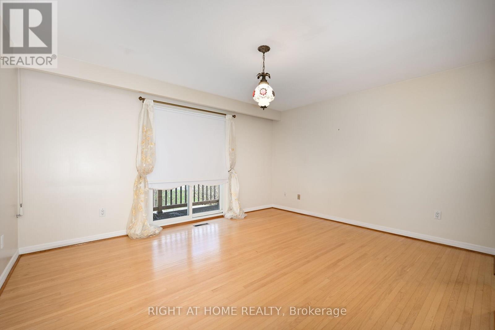 2423 Hensall Street, Mississauga, Ontario  L5A 2T1 - Photo 20 - W8259086