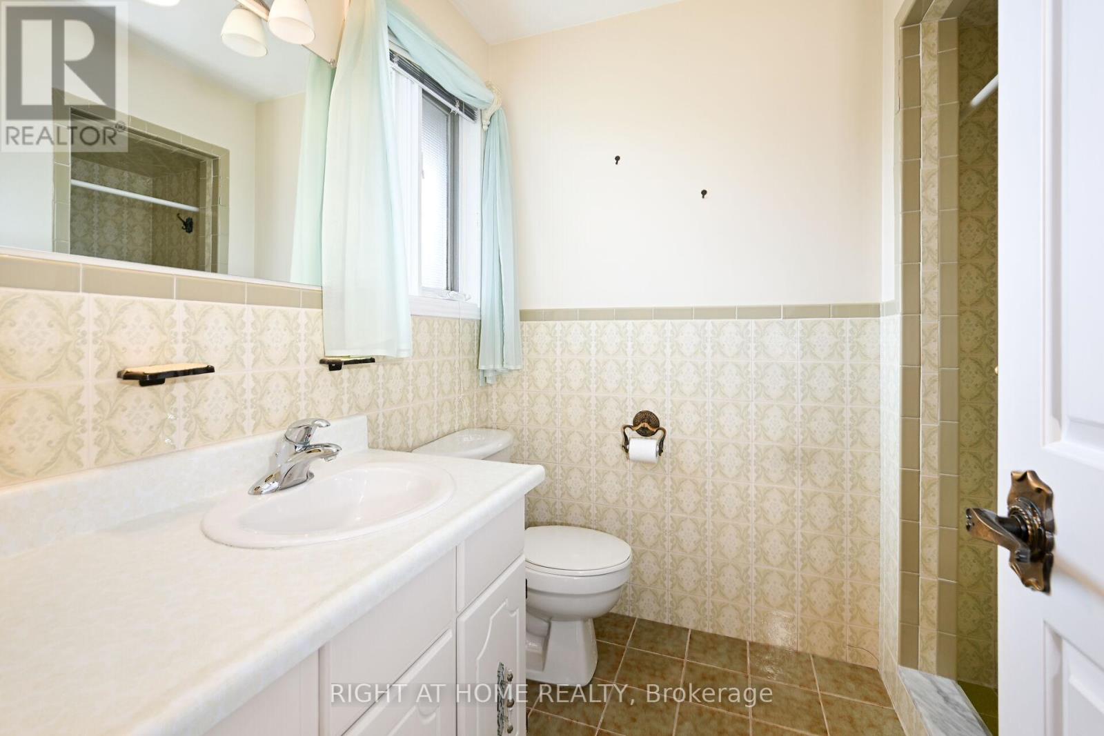 2423 Hensall Street, Mississauga, Ontario  L5A 2T1 - Photo 22 - W8259086