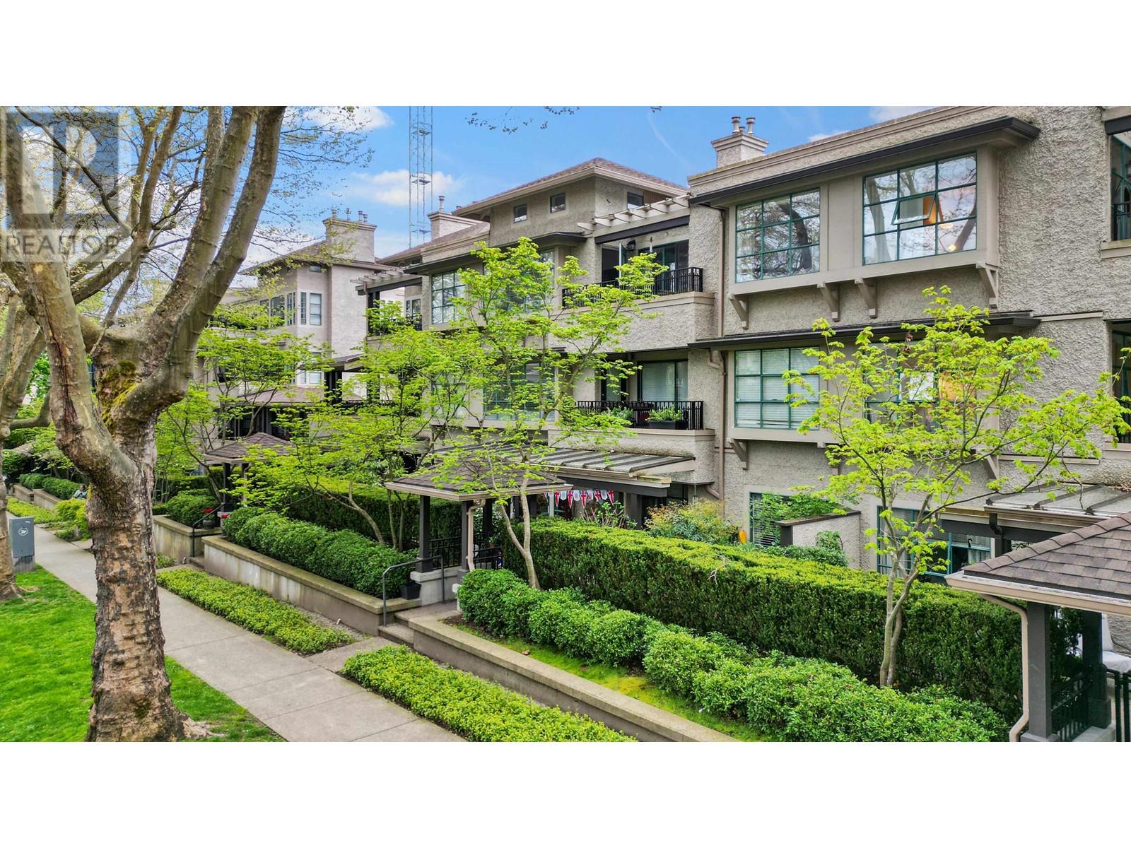Listing Picture 36 of 40 : 210 3788 W 8TH AVENUE, Vancouver / 溫哥華 - 魯藝地產 Yvonne Lu Group - MLS Medallion Club Member