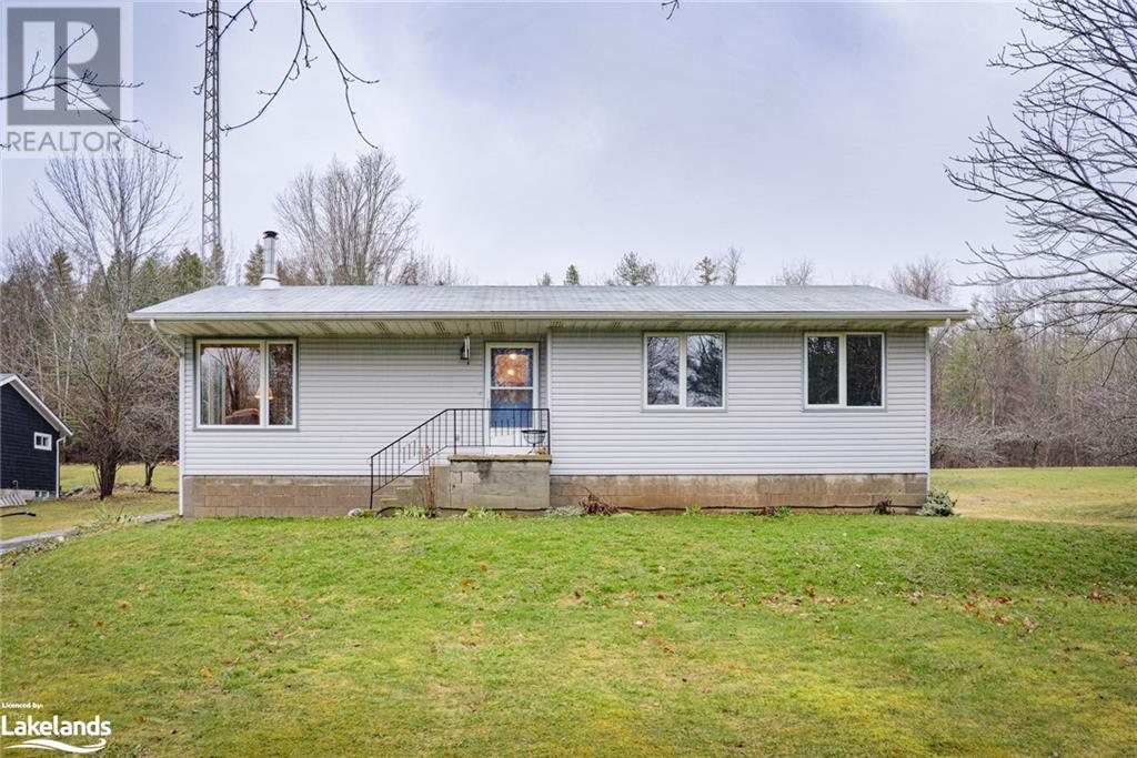 64 Stage Coach Road, Coldwater, Ontario  L0K 1E0 - Photo 2 - 40535485